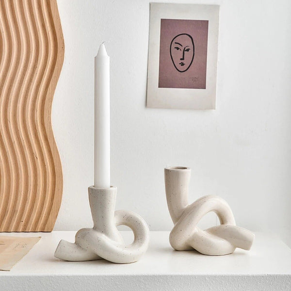 Dekorativer Kerzenständer aus Keramik